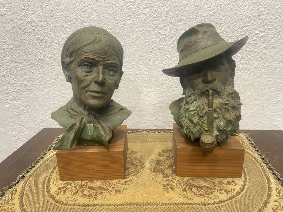 Порцеланови бюстове 1930 г с патина подпис A Moreau