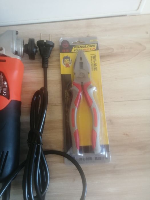 Нов ъглошлайф +клещи нови.