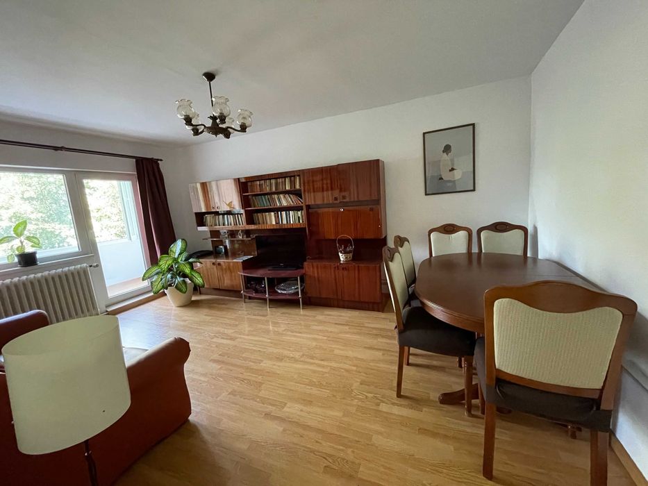 PF - inchiriez apartament 4 camere cu garaj - Titulescu