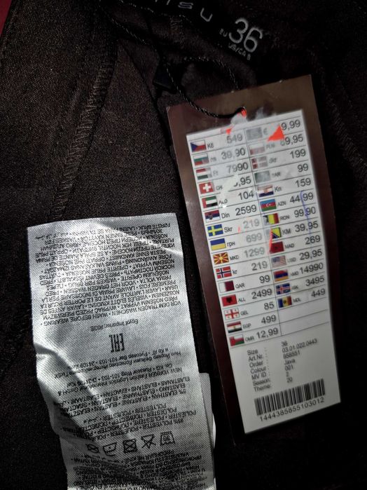 Pantaloni evazati cu eticheta