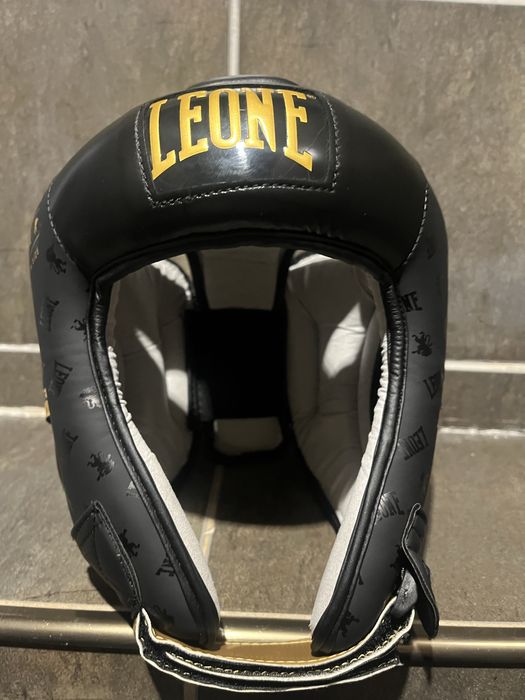 Боксова каска Leone