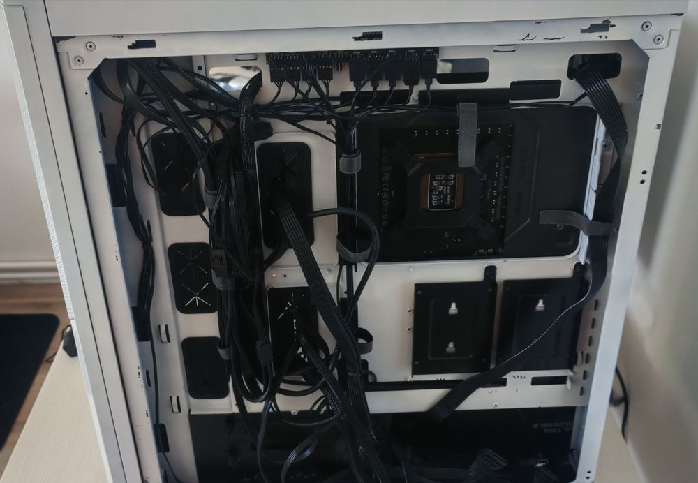 Vand PC gaming Nvidia GeForce Garage custom build Z790, incomplet