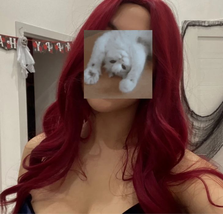 красный парик