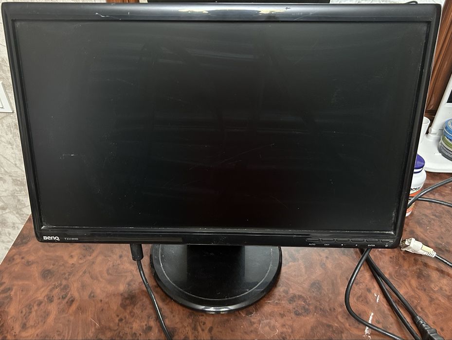 Монитор Benq T2210HD
