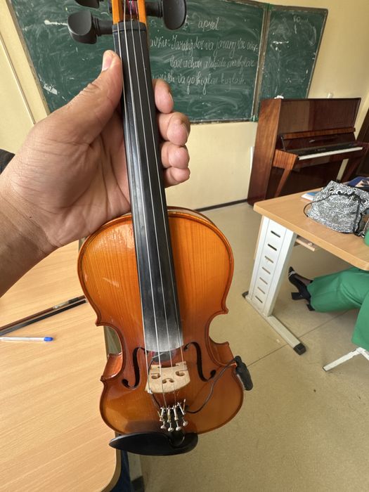 Skripka 4/4 srochna sotiladi lubboy viloyatga bts orqali uzotamiz