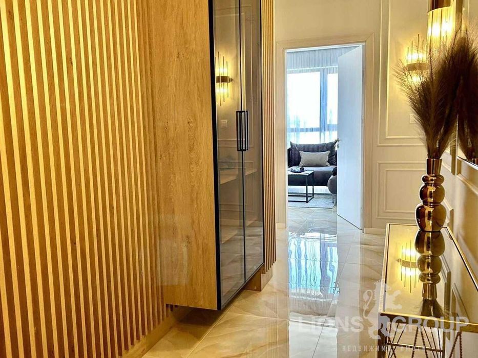 Дава се под наем Тристаен апартамент в Варна, Бриз - 110 кв.м за 1300 € - Снимка #15