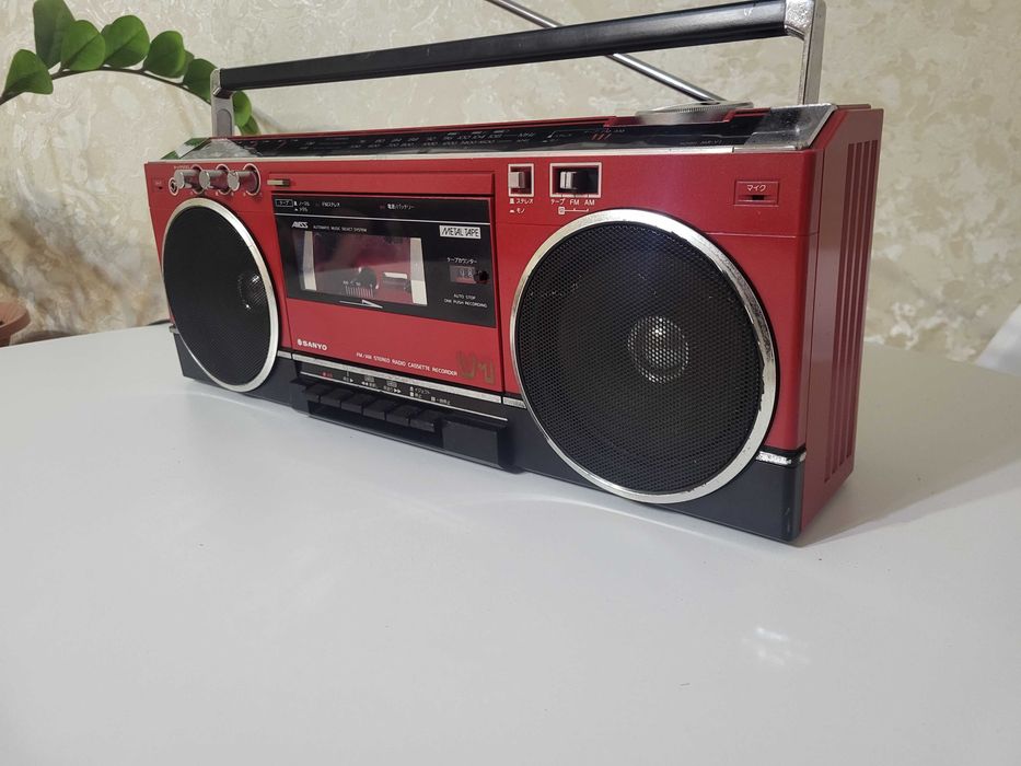 Магнитола   Sanyo японец.