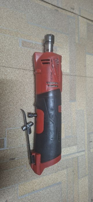 Milwaukee biax m12