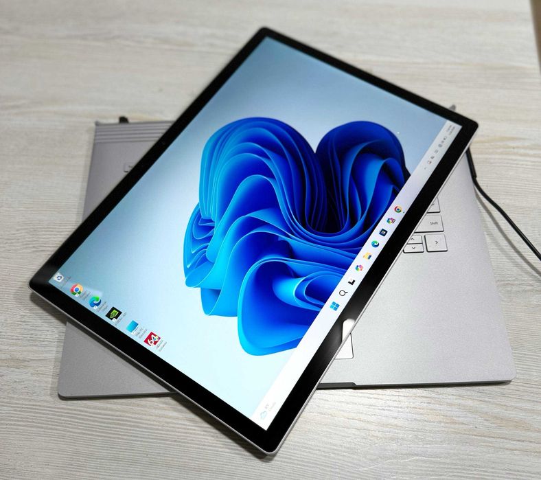 Microsoft Surface Book 3  15” IPS 3K i7-1065G7 16/256/1660Ti 6GB Max-Q