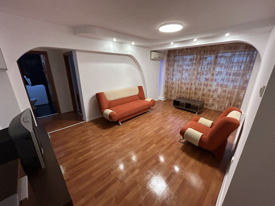Aprtament 3 camere ultracentral, zona ZERO, Bacau, renovat, proprietar-de vanzare