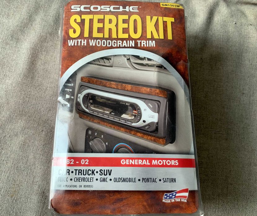 Scosche Stereo Kit GM1503W cu finisaj woodgrain GM 1982-2002