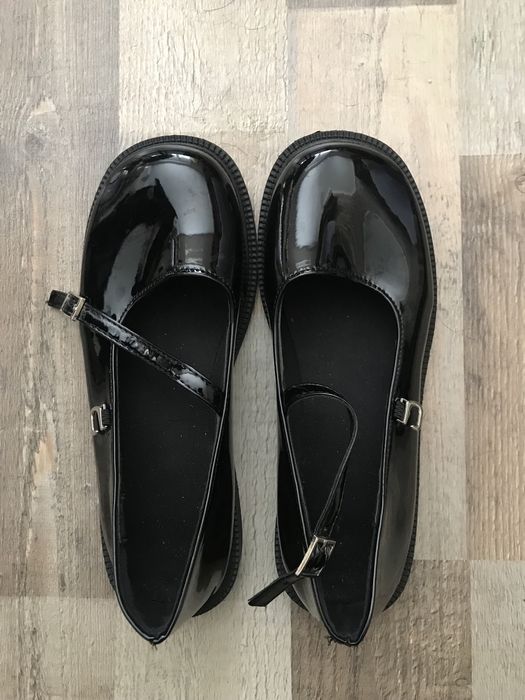 Черни обувки Мери Джейн