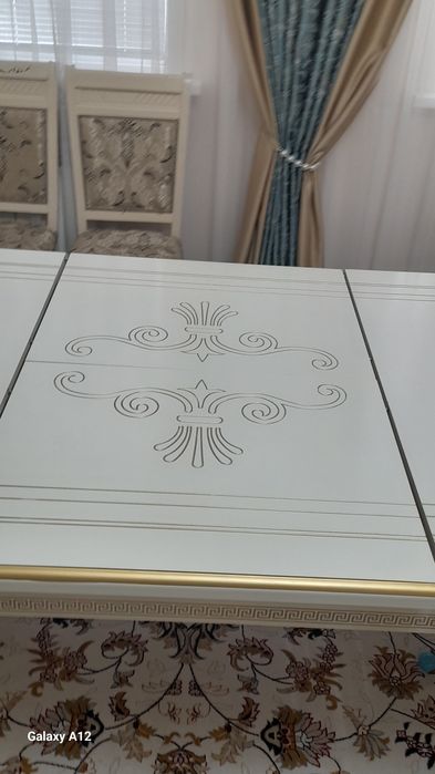 Продам Стол гостиной