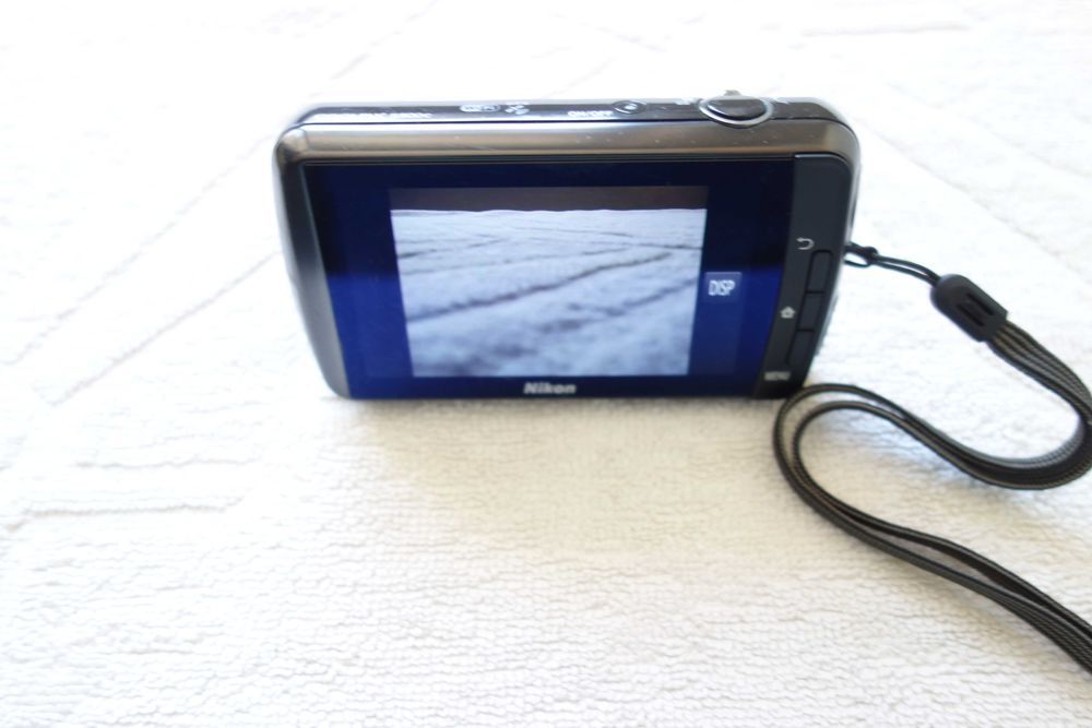 Цифров фотоапарат Nikon Coolpix S800c