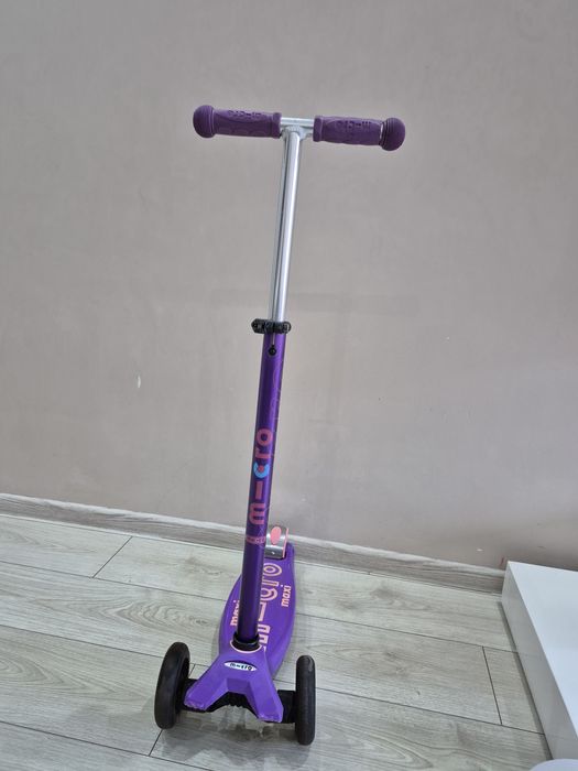 Тротинетка Micro Maxi Deluxe LED