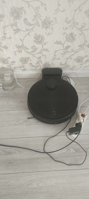 Продам робот пылесос