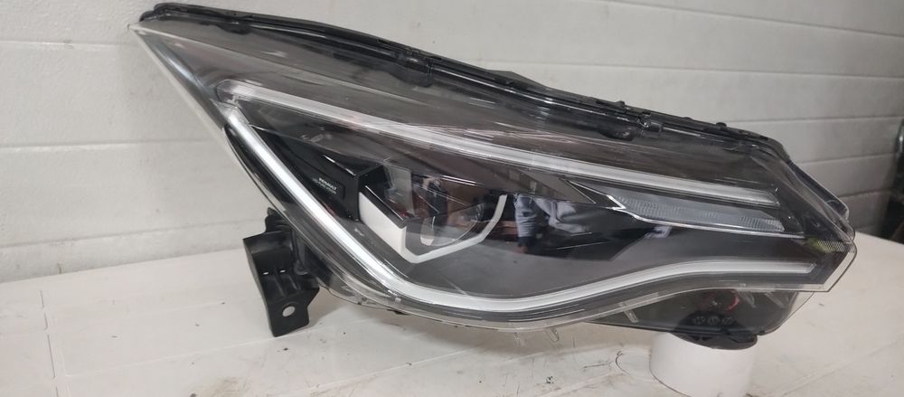 Far dreapta Renault Zoe cod 260100279R