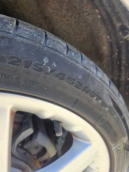 Лети джанти с гуми за Mercedes Aklasa 215 45 17