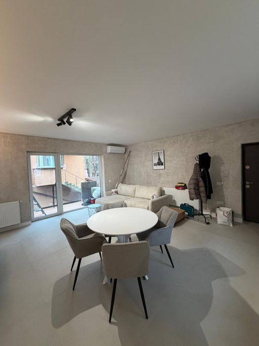 Chirie 2 camere zona Muzeul Apei Floresti