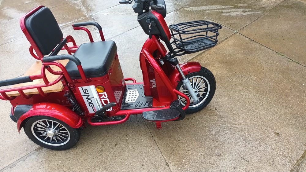 Vand triciclu electric