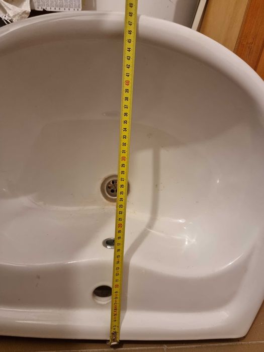 Смесител и мивка за баня