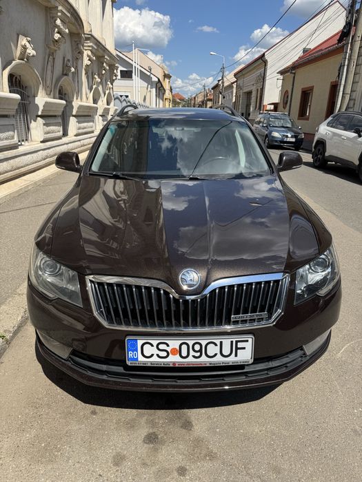 Vând Skoda Superb