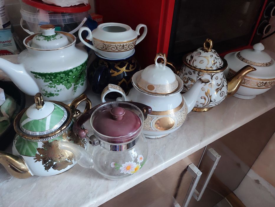 Заварники, чайник и разная посуда