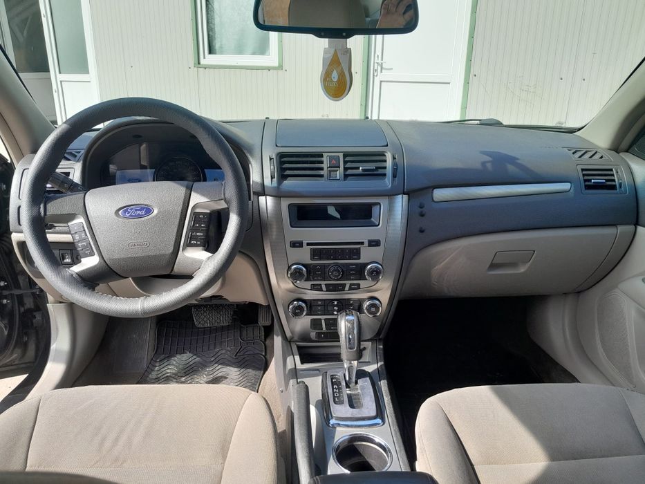 Ford Fusion Hybrid model foarte rar