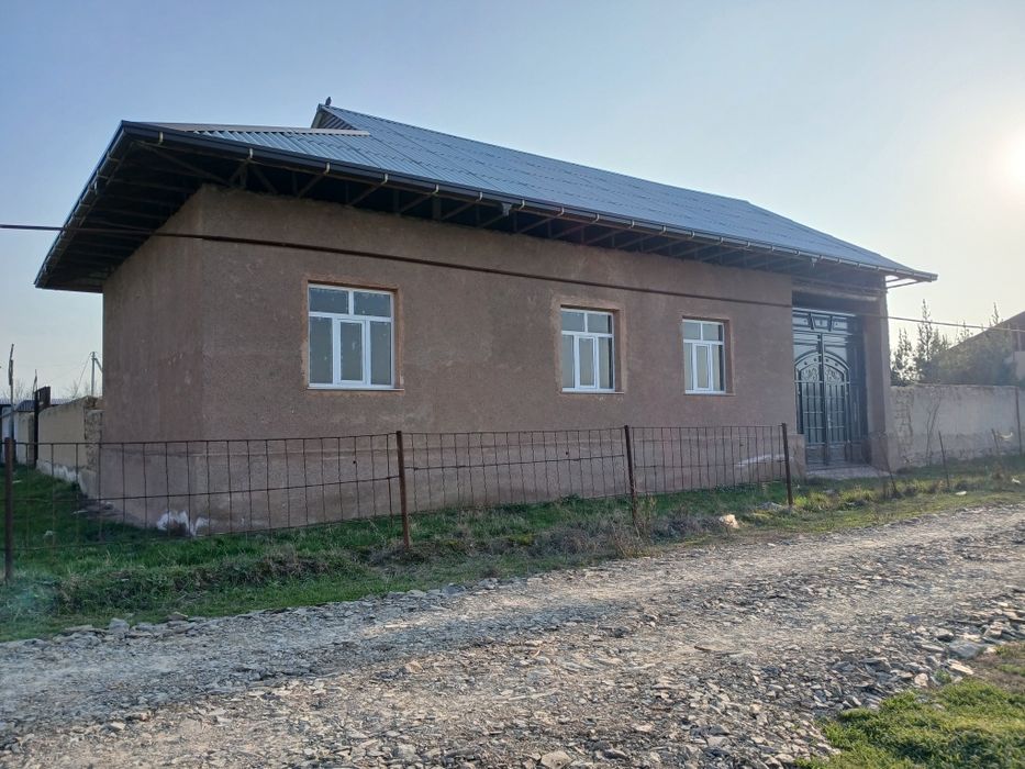 Uy sotiladi Sharof Rashidov tumani maydoni 9.5