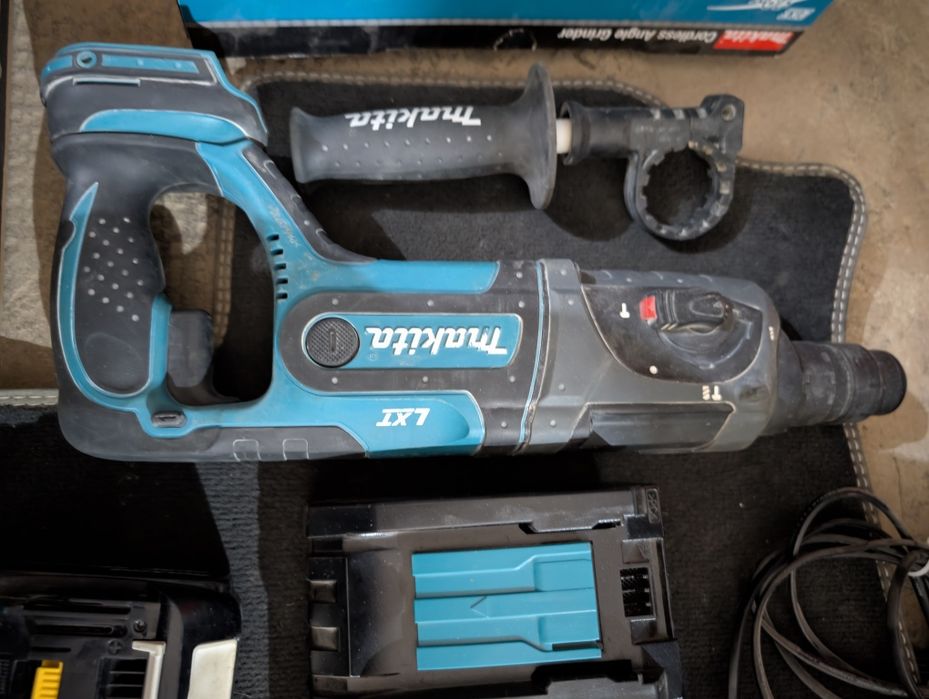 Set de scule Makita cu acumulator