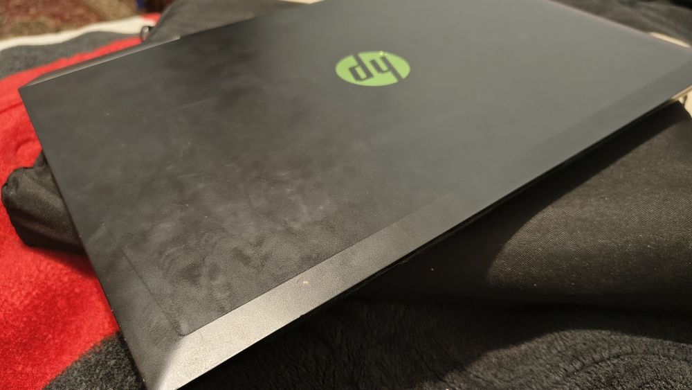 Продается ноутбук в хорошим состояние без ремонта