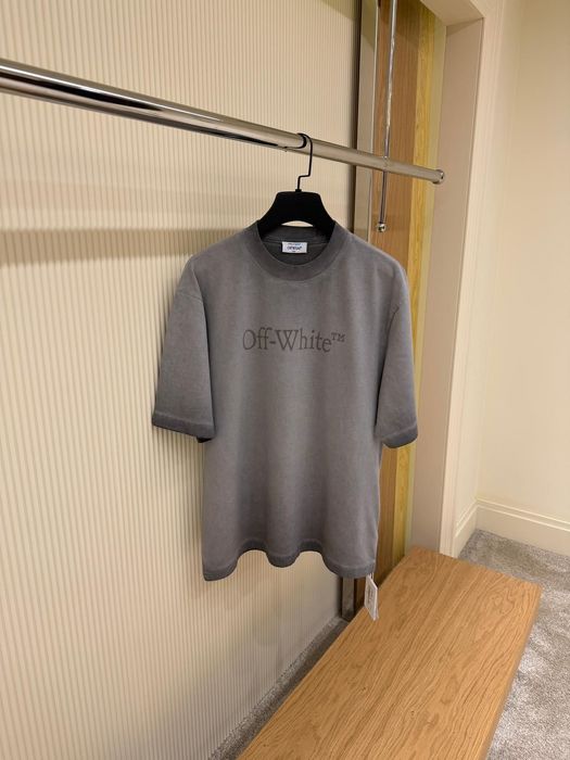 0ff white – мъжка памучна тениска с лого