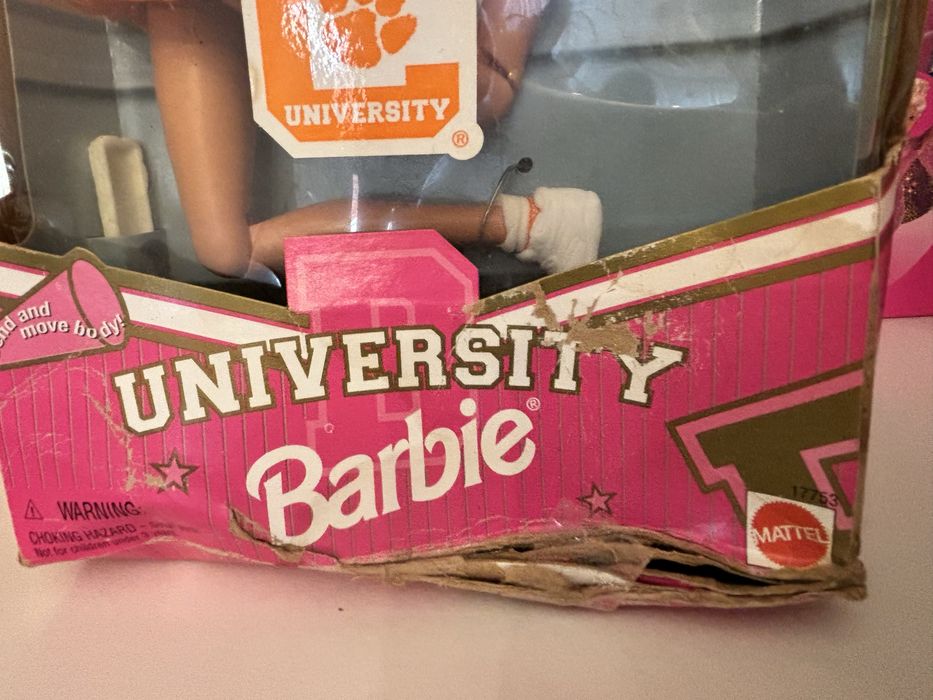 Papusa Barbie University 1997