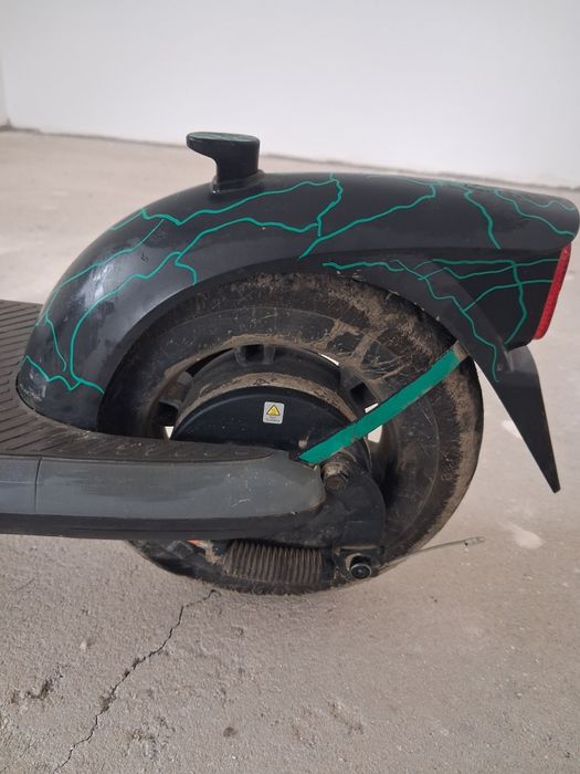 Vând trotineta și hoverboard preț negociabil
