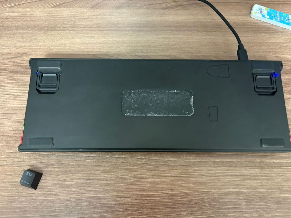 Продам клавиатуру