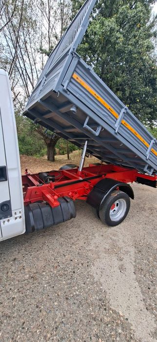 Vând Iveco basculabil