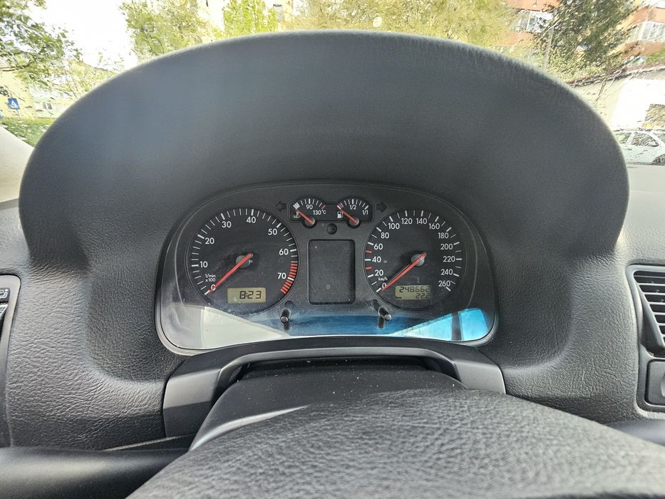 VOLKSWAGEN Golf 2001 — imagine 4