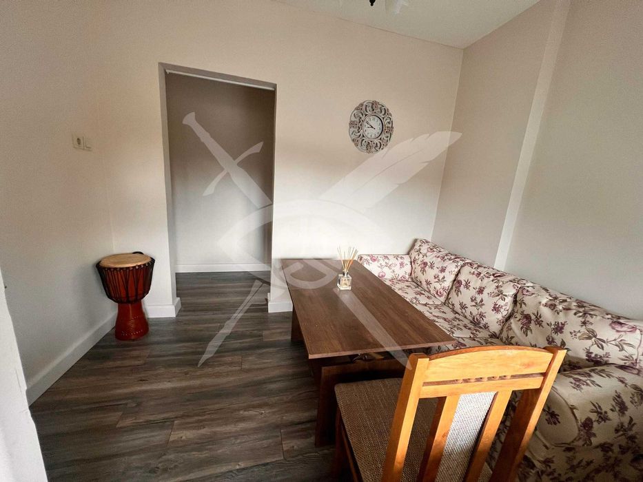 Дава се под наем Четиристаен апартамент в Варна, Център - 76 кв.м за 700 € - Снимка #1