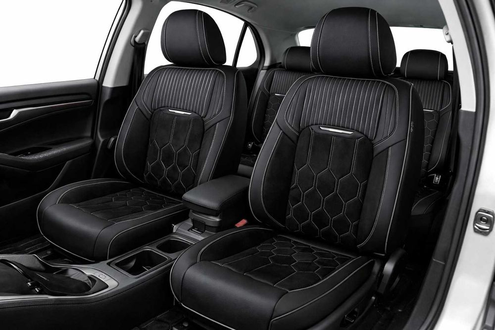 Комплект луксозна универсална тапицерия еко кожа и алкантара - черно-сива или черно-бяла