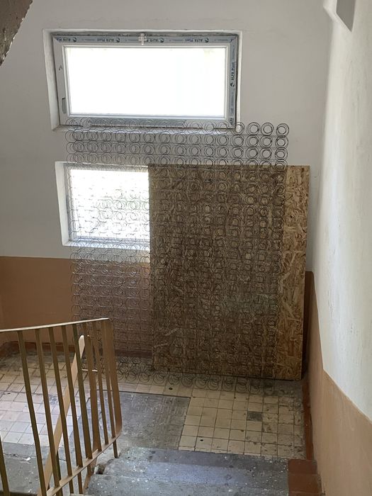 Отдам бесплатно !!! Пружина от матраса ,и лдсп от шкафа