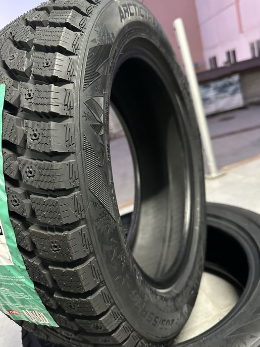 Нови зимни гуми LANDSPIDER ARCTICTRAXX 205/55R16 94T XL БОРД 2055516