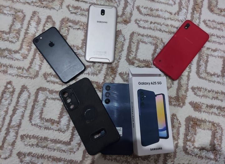 Продам на запчасти телефоны