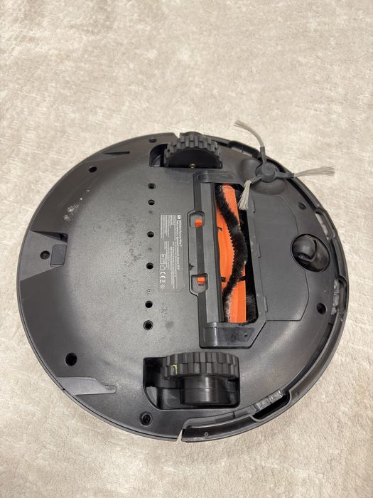 Продаю робот пылесос Mi robot