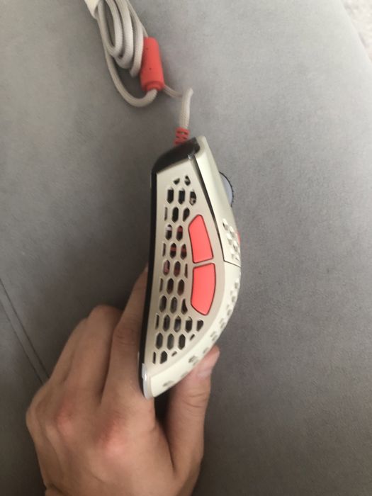 Продаю игровую мышь