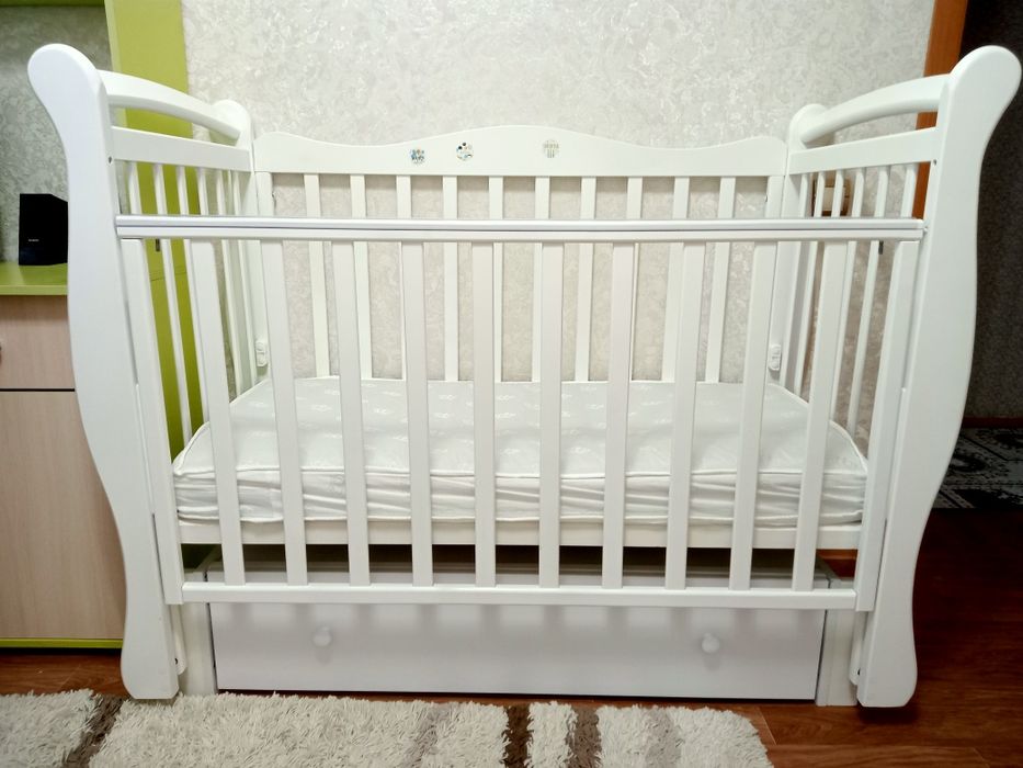 Детская кроватка