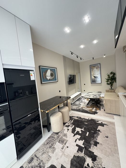 Квартира янги навастройка ремонт қилинган