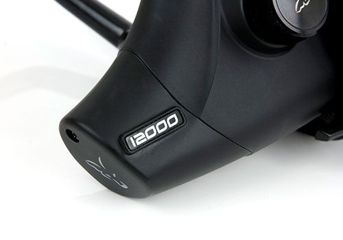 Шаранджийска макара FOX Eos 12000