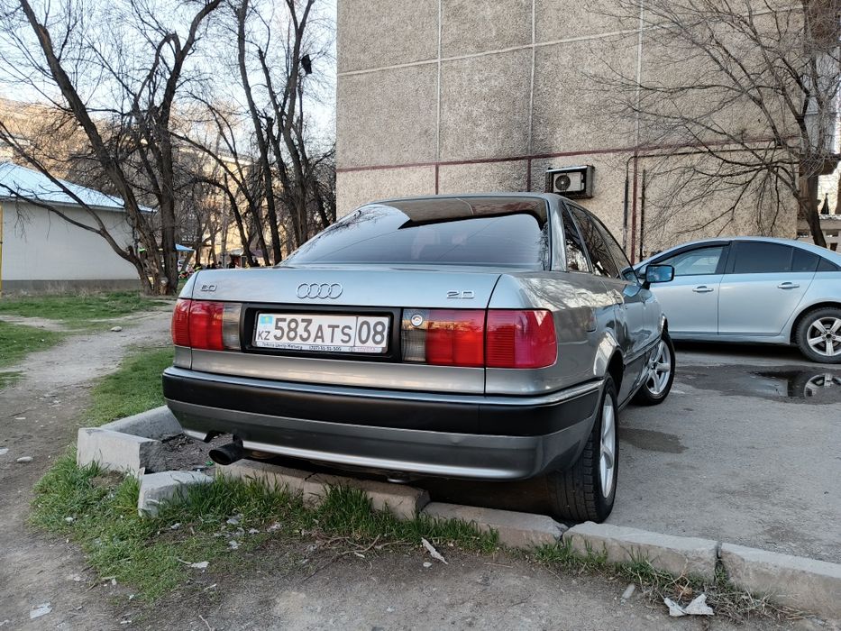 Ауди 80  В4 , 1994 год