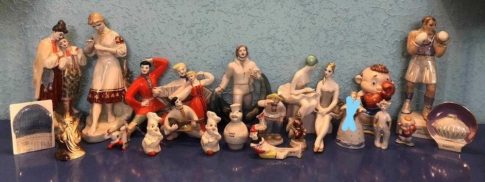 Статуэтки Фарфор