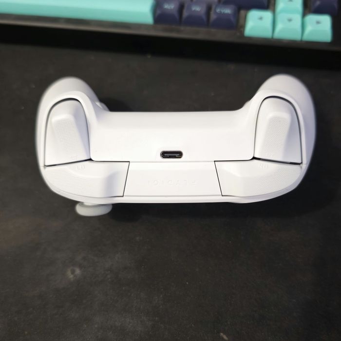 Игровой геймпад/ контроллер Flydigi Direwolf 4